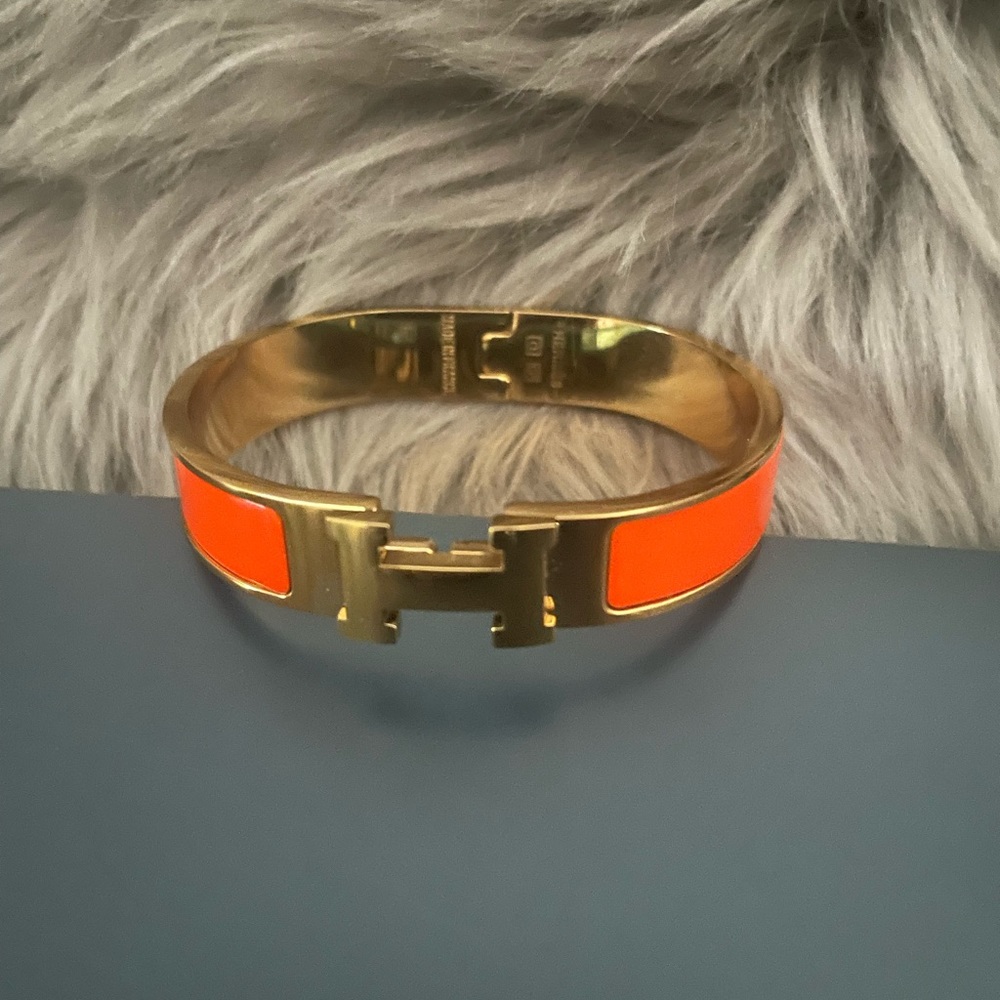 ORANGE CHLIC H BRACELET